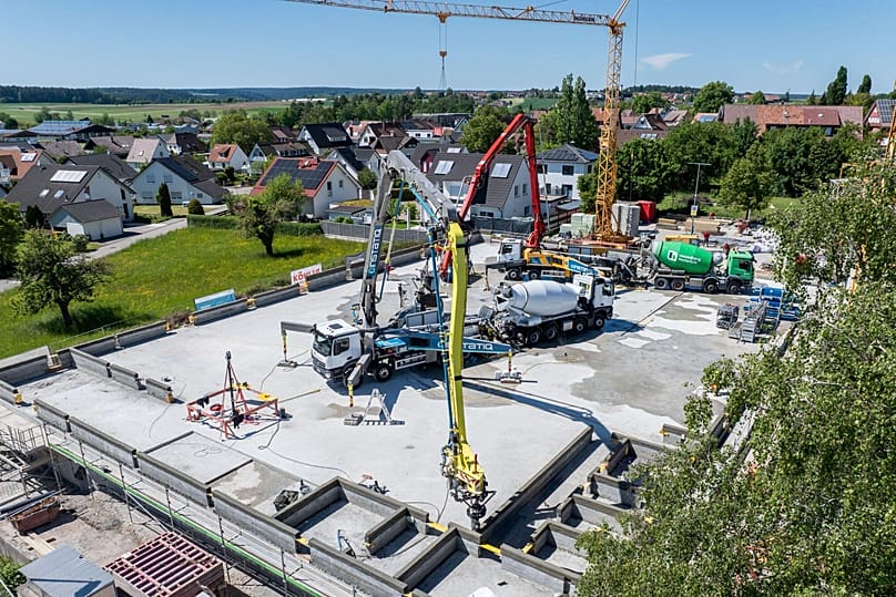 Vier Wochen statt Monate: In Neubulach entsteht der Rohbau im Rekordtempo.