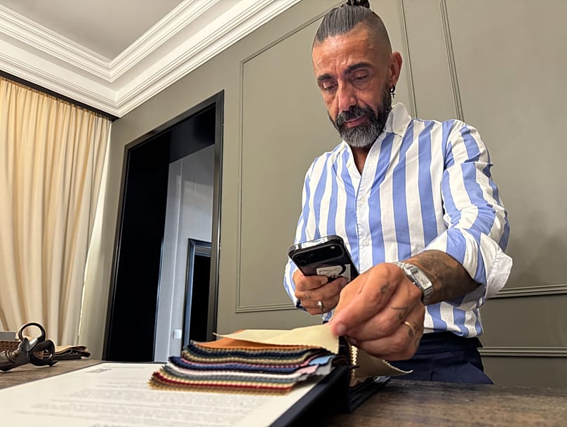 Paulo Battista controla todo o processo, desde a conceção até à confessão de cada peça 