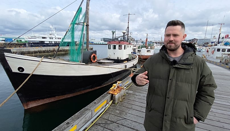 Ágúst Jóhannesson arbeitet auf einem Trawler, der auf Kabeljau und Schellfisch fischt