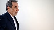 وصل وزير الخارجية الإيراني عباس عراقجي لحضور اجتماع ثنائي مع نظيره السويسري في منتجع "بورغنشتوك" في أوبورغن، بالقرب من لوسيرن في سويسرا، يوم الأحد 21 يونيو 2026،