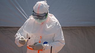 Ebola : le bilan de l'épidémie dépasse les 1 000 morts en RDC et en Ouganda