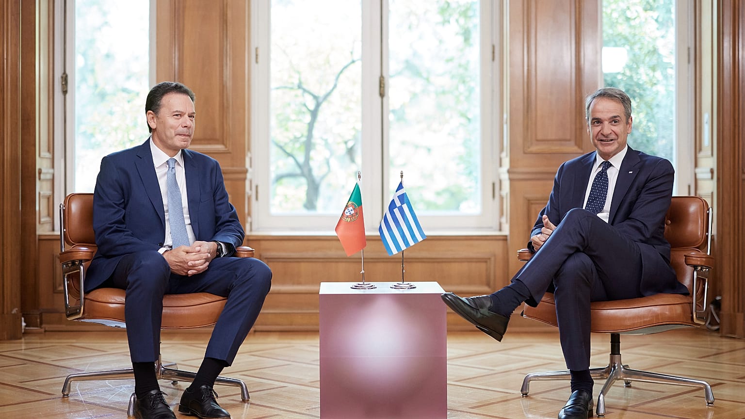 Ο πρωθυπουργός της Πορτογαλίας, Λουίς Μοντενέγκρο, και ο πρωθυπουργός της Ελλάδας, Κυριάκος Μητσοτάκης