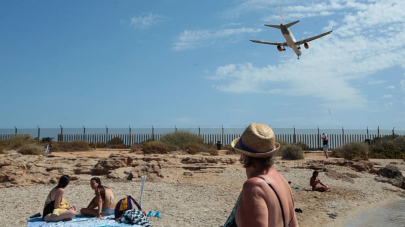 Spagna da record nel turismo, ma un terzo degli spagnoli rinuncia alle vacanze