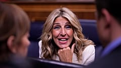 La vicepresidenta segunda y ministra de Trabajo de España, Yolanda Díaz, durante el debate de investidura en el Parlamento español, en Madrid, el 15 de noviembre de 2023. 