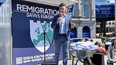 Martin Sellner lidera la campaña "Save Europe Act" y está considerado el arquitecto intelectual de la remigración