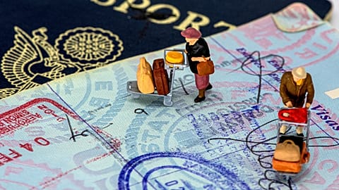 Just one in 10 Europeans wouldn't consider living abroad