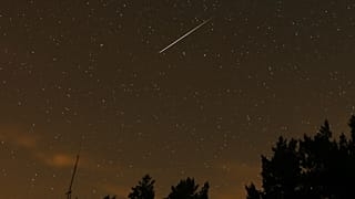 Madrid yakınlarındaki Guadarrama dağlarında Perseid meteor yağmuru, 12 Ağustos 2026.
