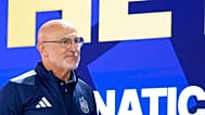 El seleccionador español, Luis de la Fuente, llega a la rueda de prensa previa a la final del Mundial de fútbol entre España y Argentina, el 17 de julio de 2026.
