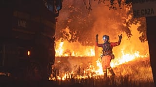 Un bombero en los incendios de Almorox en julio de 2026.
