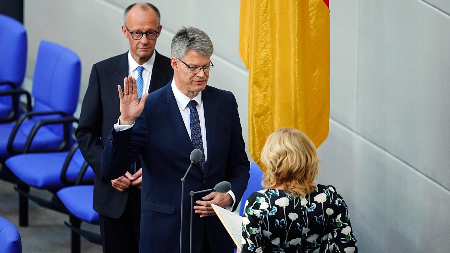 https://images.euronews.com/articles/stories/09/84/91/16/1440x810_cmsv2_138b0941-8bc1-5bf0-9a8d-15873f2b7244-9849116.jpg