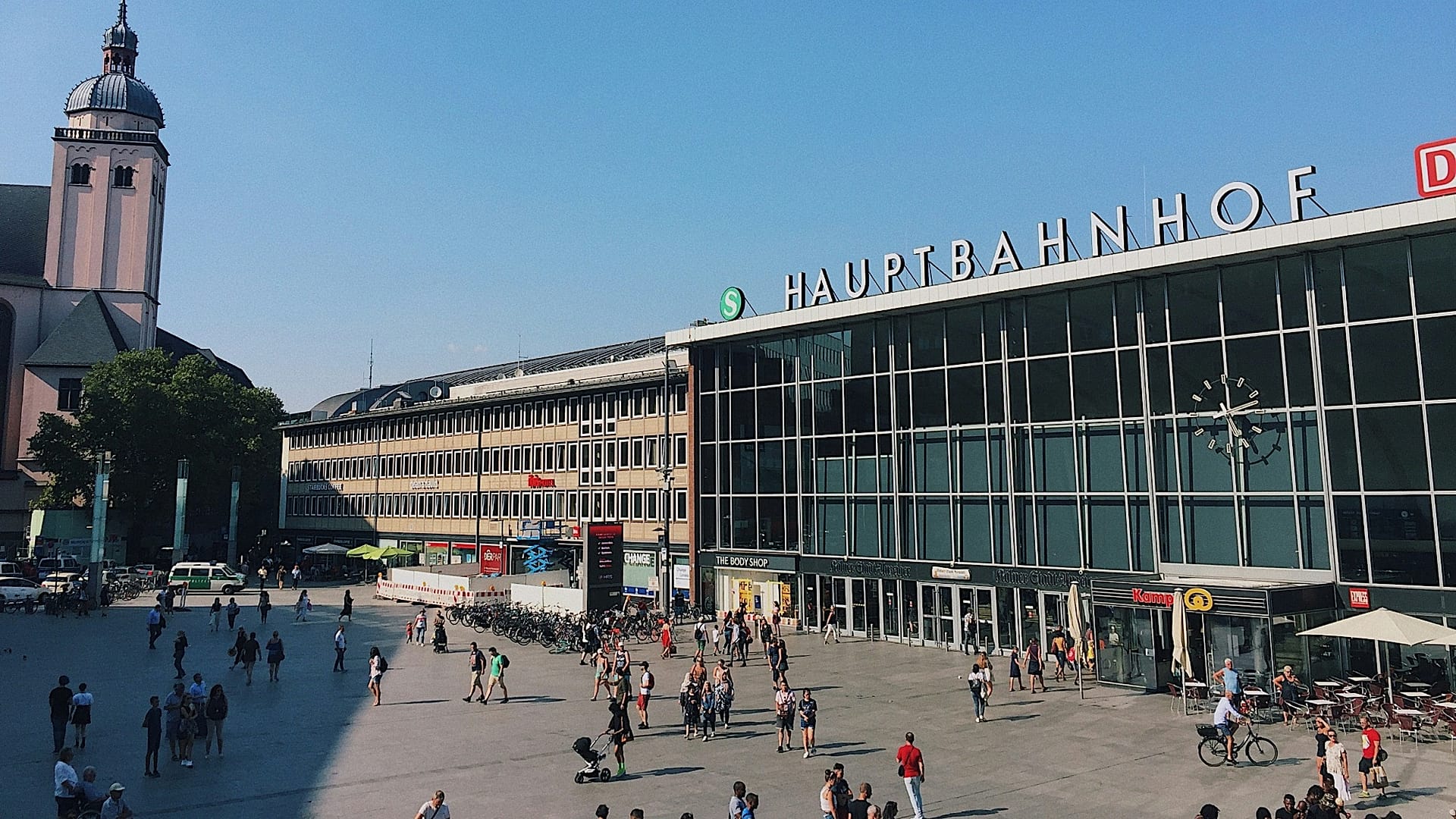 Німецька залізниця заборонить алкоголь на 5,400 станціях до жовтня з деякими винятками