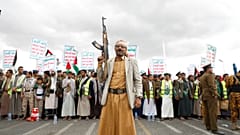 صورة أرشيفية - أنصار جماعة الحوثي يشاركون في مسيرة بصنعاء، اليمن، يوم الجمعة 9 فبراير 2024،