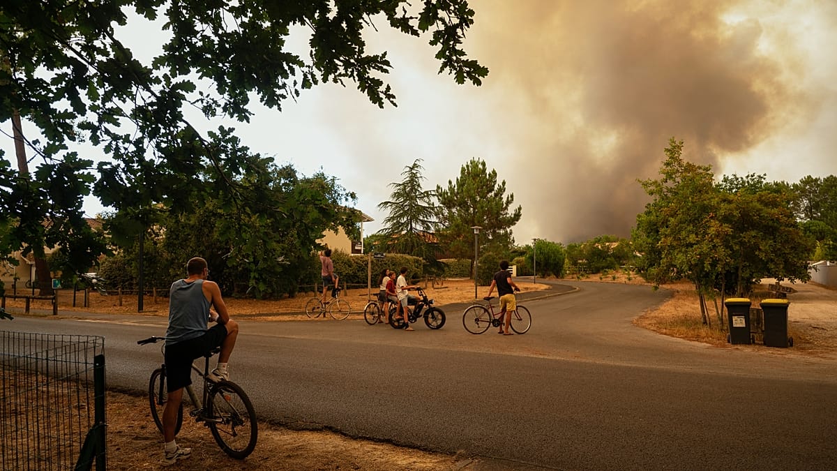 More than 220,000 now evacuated in southwestern France amid wildfires More than 220,000 now evacuated in southwestern France amid wildfires