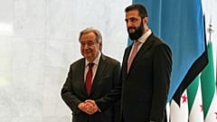 Presidente sirio Ahmad al Sharaa recibe al secretario general de la ONU Antonio Guterres en el palacio presidencial de Damasco, Siria, sábado 25 de julio de 2026.