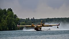 Avión Canadair contra incendios, imagen de archivo