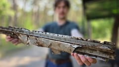 Wald gibt Kriegsgeheimnis preis: Museumsteam untersucht Flugzeugwrack bei Świnoujście