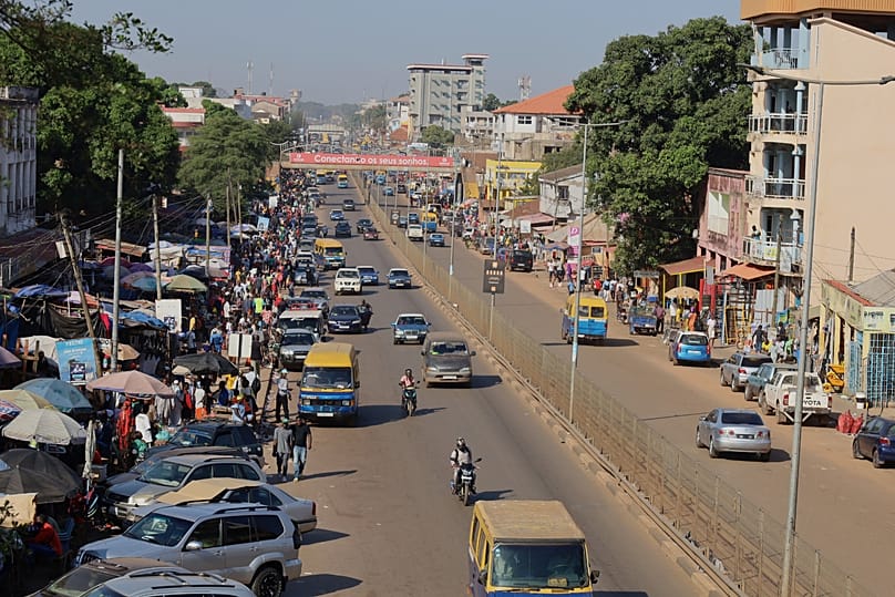 ARQUIVO (28.11.2025). Vista de uma rua em Bissau, na Guiné-Bissau