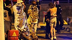 La Policía rastrea el Tiergarten de Berlín en la madrugada del domingo 26 de julio de 2026, después de cancelarse las celebraciones del Christopher Street Day.