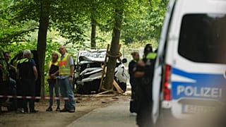 Das Fahrzeug nach dem Angriff am Rande des Berliner CSD in Berlin, 26. Juli 2026.