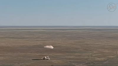 Captura de pantalla del vídeo de la NASA sobre el aterrizaje de la tripulación.