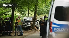 Polizei-Ermittler neben dem Lieferwagen der gestern Abend beim Berliner CSD in die Menge gerast ist (AP Photo/Markus Schreiber)