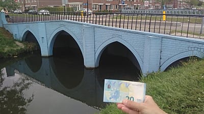 Hollanda’daki Spijkenisse, euro banknotlarındaki köprüleri gerçeğe dönüştürdü.