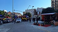Bomberos en el exterior de la estación de metro de Clot
