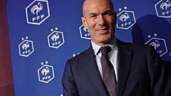 Zinedine Zidane partecipa a una conferenza stampa presso la sede della Federazione francese di calcio a Parigi, martedì 28 luglio 2026