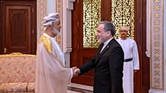 عکس آرشیوی از عباس عراقچی و سلطان عمان، ۲۶ آوریل ۲۰۲۶