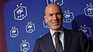 Fransa Milli Takımı'nın yeni teknik direktörü Zinedine Zidane, Fransa Futbol Federasyonu'nun merkezinde düzenlenen basın toplantısına katılıyor, Paris, 28 Temmuz 2026.