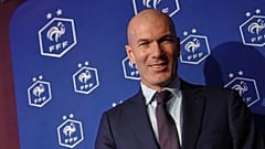 Fransa Milli Takımı'nın yeni teknik direktörü Zinedine Zidane, Fransa Futbol Federasyonu'nun merkezinde düzenlenen basın toplantısına katılıyor, Paris, 28 Temmuz 2026.