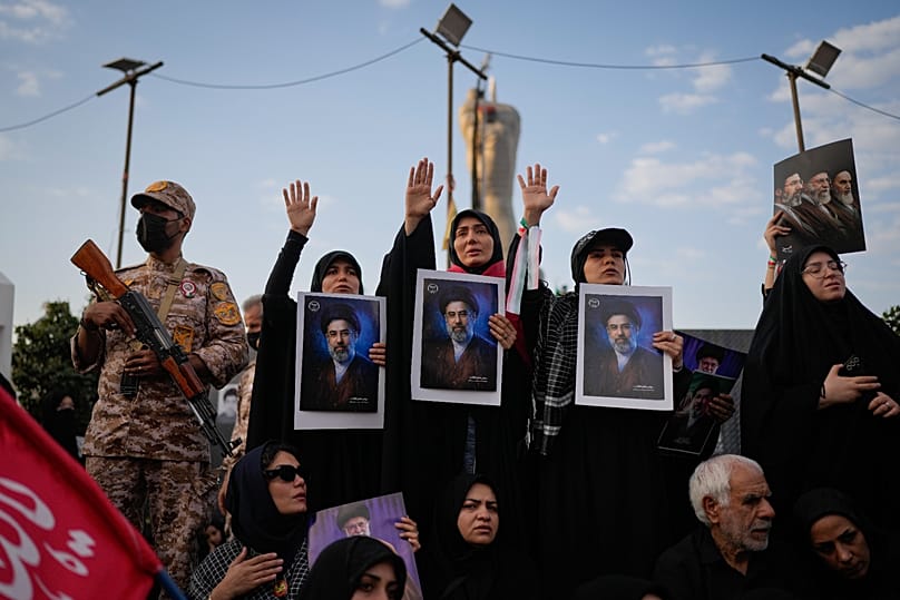 صور المرشد الأعلى الإيراني مجتبى خامنئي، خلال مراسم تشييع والده بالعاصمة طهران، 6 تموز 2026.