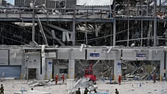 El centro comercial AEON Mall, dañado por una explosión tras un terremoto, se ve en Kashima, prefectura de Kumamoto, sur de Japón, miércoles 29 de julio de 2026.