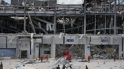 Eine Explosion nach einem Erdbeben beschädigt die AEON Mall in Kashima in der Präfektur Kumamoto im Süden Japans, aufgenommen am Mittwoch, 29. Juli 2026.