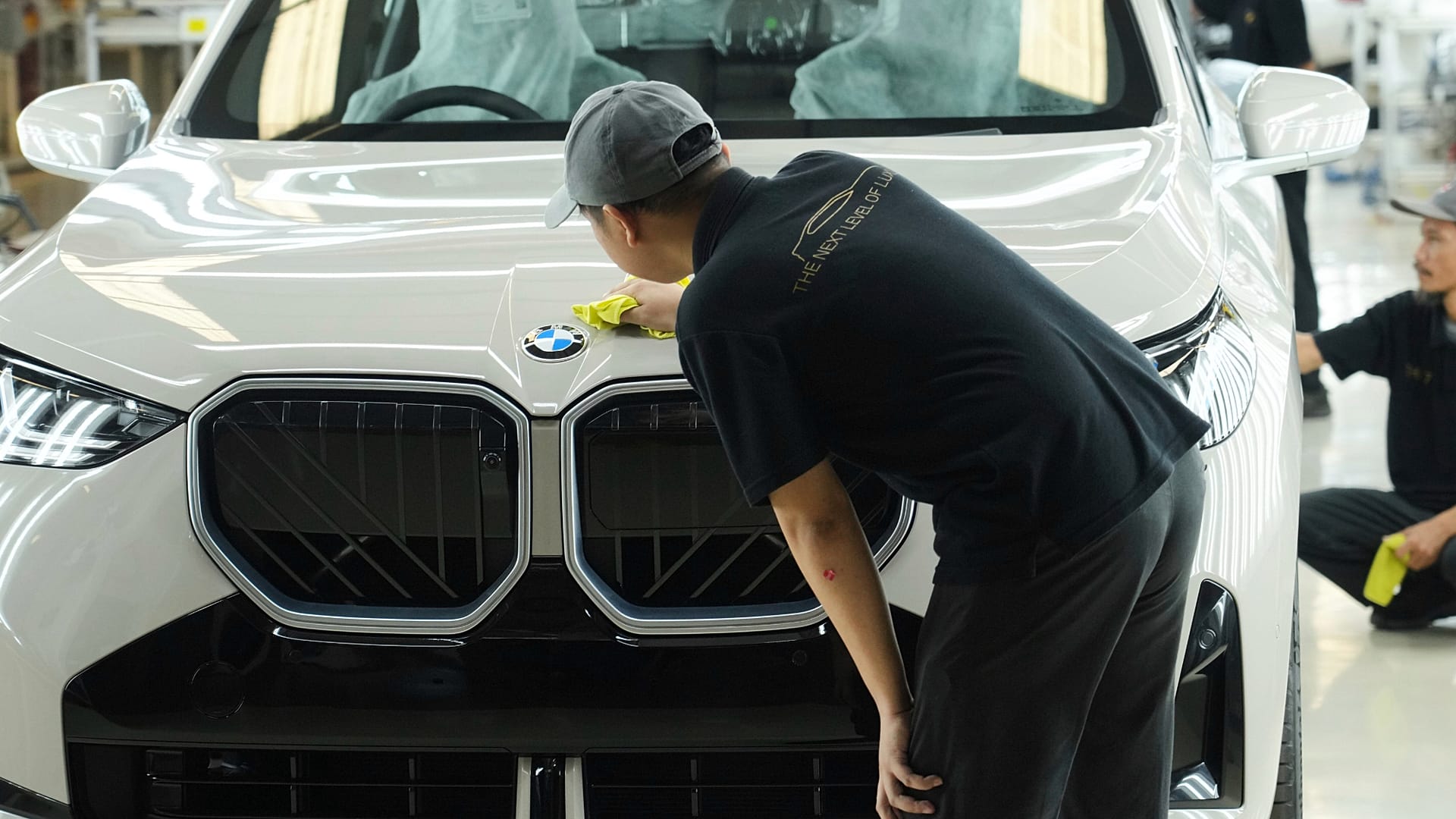 BMW планує скоротити близько 8 тисяч робочих місць у масштабній програмі економії