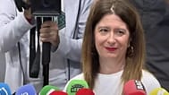 Leire Díez habla con la prensa.