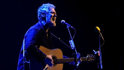 Oscarpreisträger Glen Hansard: Irischer Musiker und Schauspieler stirbt mit 56 nach Motorradunfall