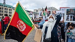 تظاهرات مهاجران افغان در آلمان علیه حکومت طالبان