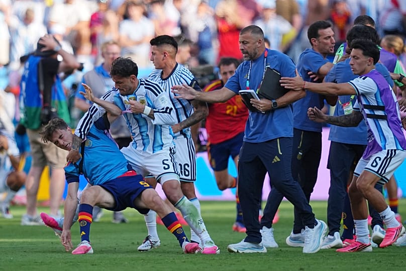Argentina's Leandro Paredes (5) knocks down Spain's Gavi (9) during scuffle after the World Cup final match between Spain and Argentina in East Rutherford, July 19, 2026. 