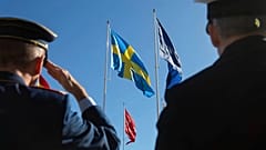 ABD'nin Virginia eyaletindeki bir NATO üssünde askerler selam veriyor, 11 Mart 2024.