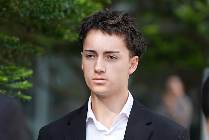 Singapore justice fined French teenager 406€ after he pleaded guilty to a public nuisance charge.