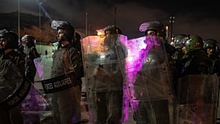 Marokkanische Sicherheitskräfte sichern die Grenze zur spanischen Exklave Ceuta in der marokkanischen Stadt Fnideq, Montag, 16. September 2024.