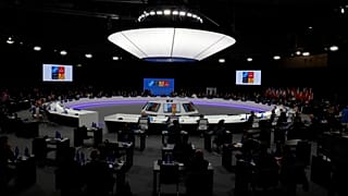 Ogólny widok posiedzenia Rady Północnoatlantyckiej z udziałem przywódców państw na szczycie NATO w Madrycie, 30 czerwca 2022 r.
