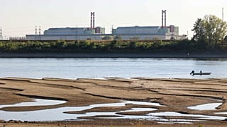 A paksi atomerőmű a Duna irányából nézve, 2026.07.29-én.