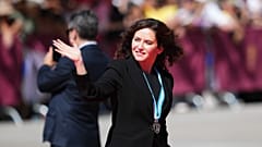 La presidenta de la Comunidad de Madrid, Isabel Díaz Ayuso, espera la llegada del Papa en la Catedral de Santa María de la Almudena en Madrid, España, el 8 de junio de 2026.
