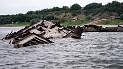 Destroços de um navio de guerra alemão da Segunda Guerra Mundial no Danúbio, perto de Prahovo, na Sérvia, 29 de agosto de 2022