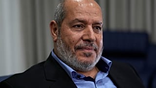 خليل الحية، مسؤول رفيع المستوى في حماس مثل الجماعة الفلسطينية المسلحة في المفاوضات بشأن وقف إطلاق النار واتفاق تبادل الرهائن، يجري مقابلة في إسطنبول