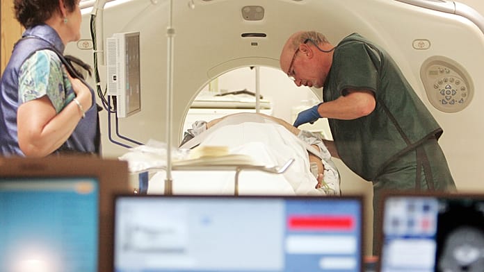 “Tive sorte”: cancro do pulmão expõe desigualdades da saúde na Europa