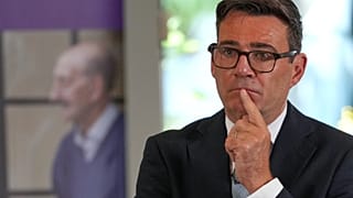Az Egyesült Királyság kormányfője, Andy Burnham szerdán, 2026. július 29-én egy londoni idősek otthonát kereste fel, ahol lakókkal, dolgozókkal és önkéntesekkel találkozott.