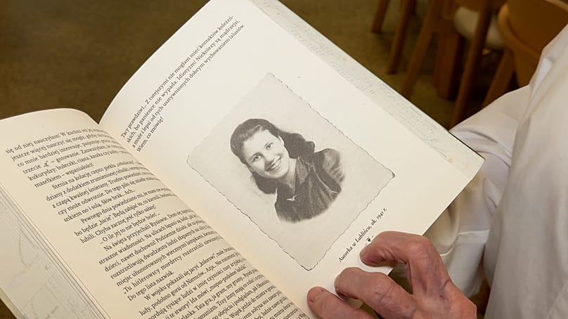 Danuta Dworakowska ps. "Lena" w wieku 14 lat. Zdjęcie w książce pt. "Pianistka" autorstwa Danuty Dworakowskiej. 30.07.2026r.